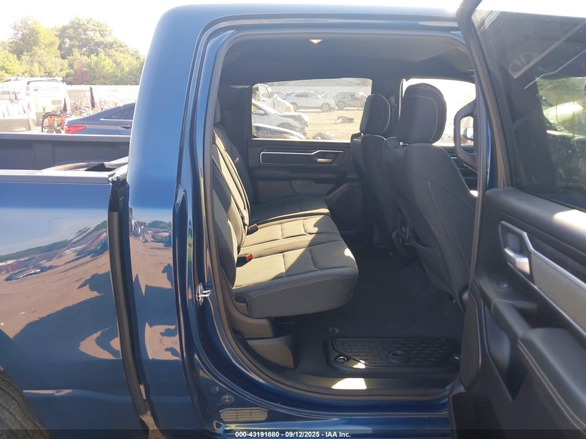 2022 Ram 1500 Big Horn 4X4 5'7 Box VIN: 1C6RRFFG8NN313948 Lot: 43191880