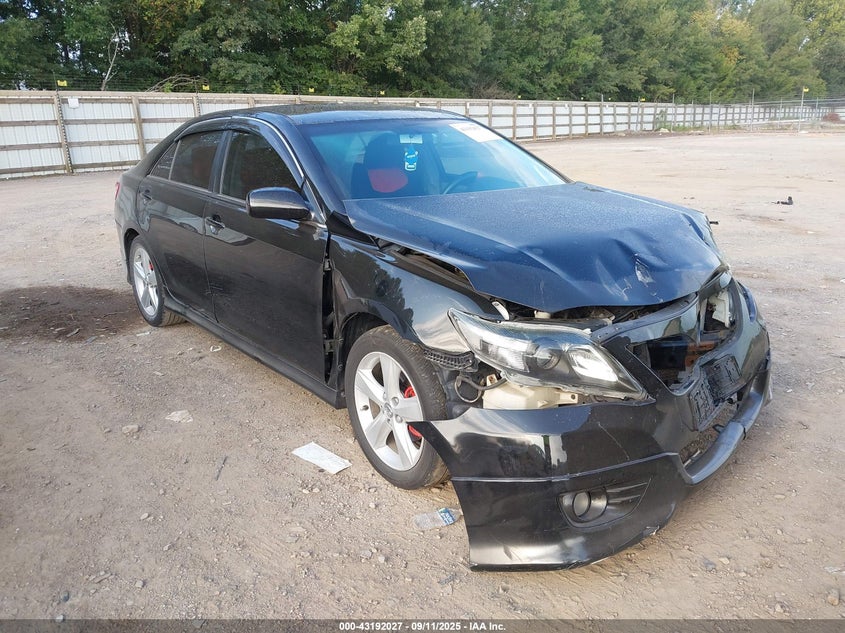 4T1BF3EK2BU682261 2011 Toyota Camry Se auction photo 1