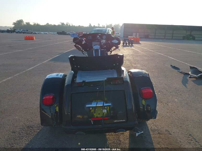 2014 Harley-Davidson Flhtcutg Tri Glide Ultra VIN: 1HD1MAL12EB856512 Lot: 43192069