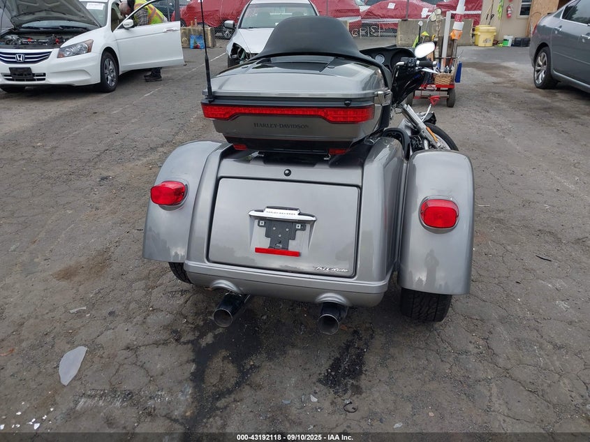 2016 Harley-Davidson Flhtcutg Tri Glide Ultra VIN: 1HD1MAL12GB850406 Lot: 43192118