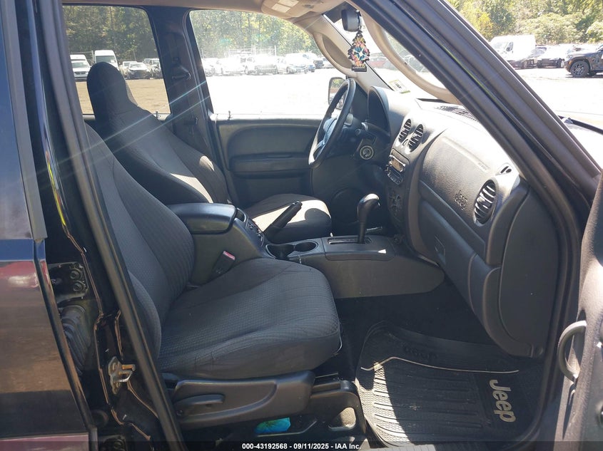 1J4GL48K13W675080 2003 JEEP LIBERTY (NORTH AMERICA) photo no. 5