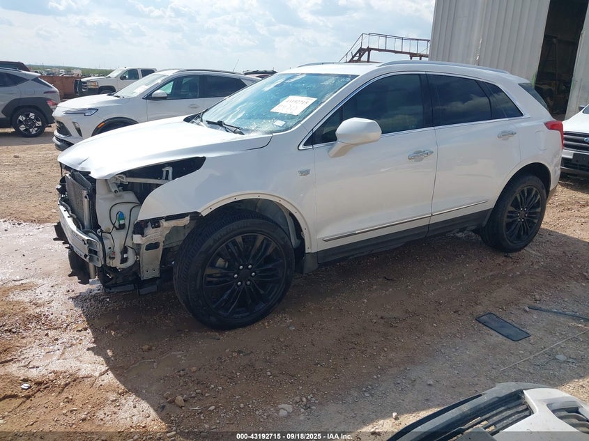 1GYKNCRS0HZ119894 2017 CADILLAC XT5 photo no. 2