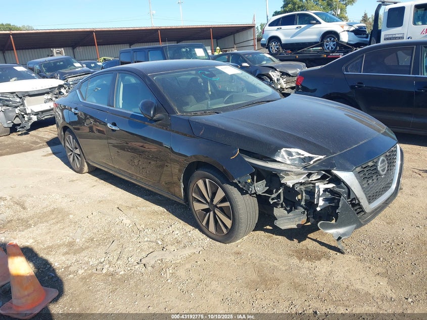 NISSAN ALTIMA SV FWD