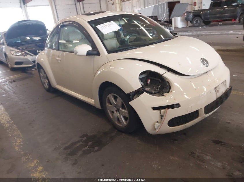 2007 Volkswagen New Beetle 2.5 yellow hatchback gasoline 3VWSW31C17M509813 photo #1