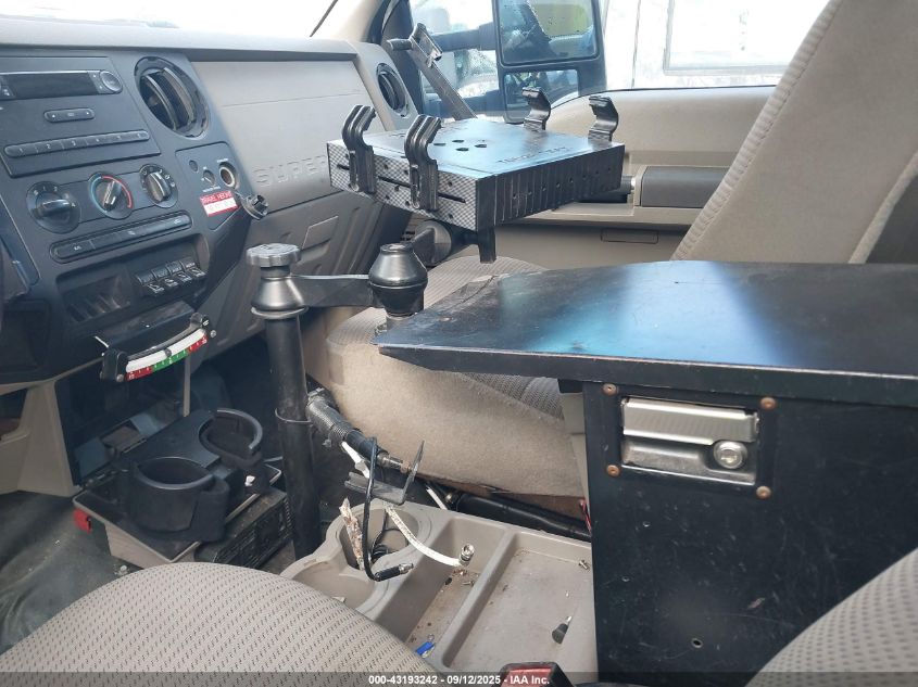 2008 Ford F-450 Chassis Xl/Xlt VIN: 1FDXF46Y58EA55300 Lot: 43193242