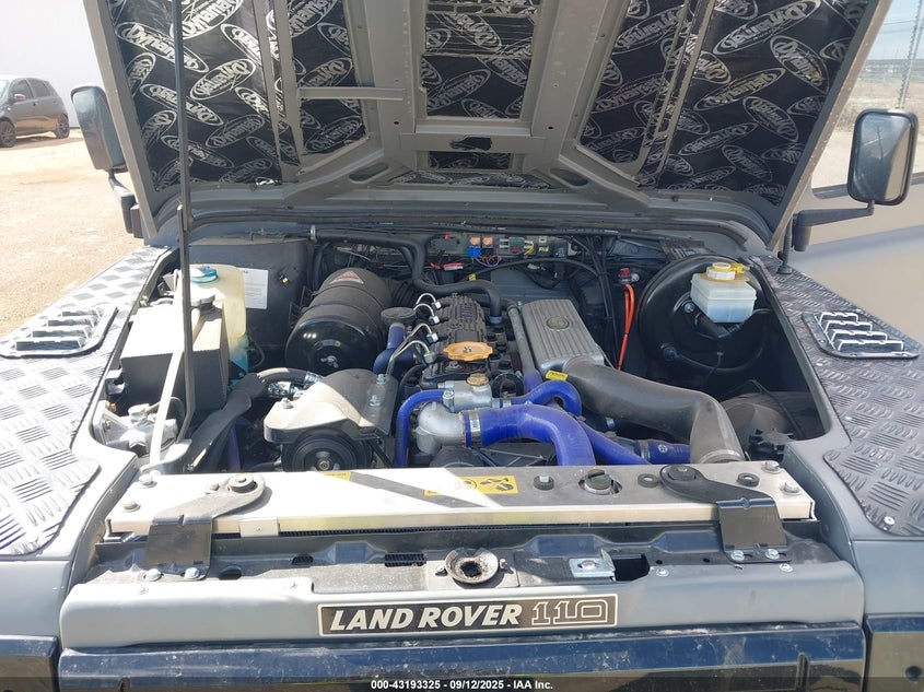 1981 Land Rover Defender VIN: SALLBCMV1AA132562 Lot: 43193325