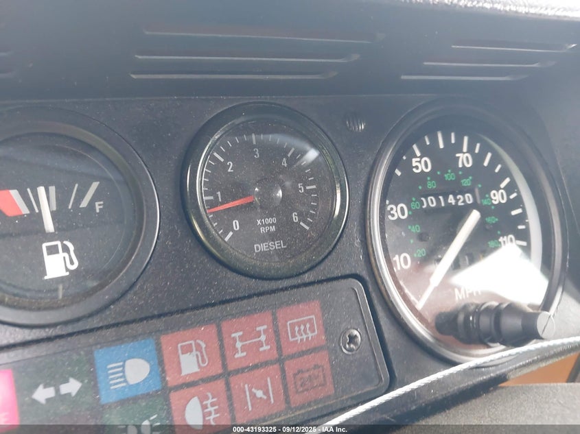 1981 Land Rover Defender VIN: SALLBCMV1AA132562 Lot: 43193325