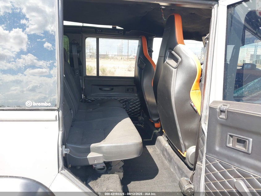 1981 Land Rover Defender VIN: SALLBCMV1AA132562 Lot: 43193325