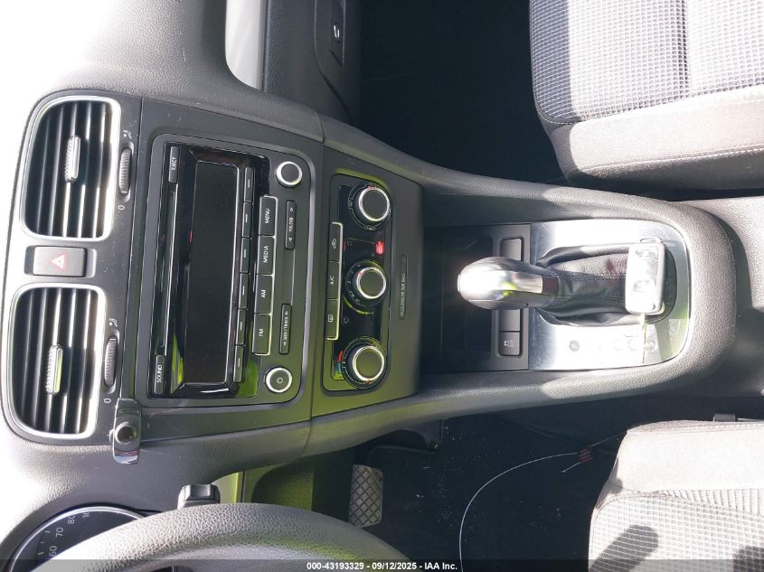 2014 Volkswagen Golf 2.5L VIN: WVWDB7AJ1EW006910 Lot: 43193329