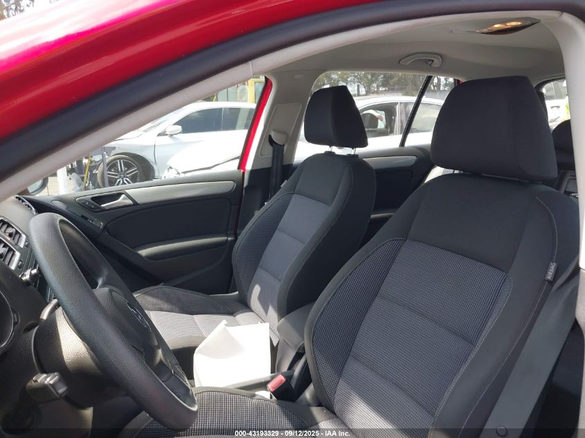 2014 Volkswagen Golf 2.5L VIN: WVWDB7AJ1EW006910 Lot: 43193329