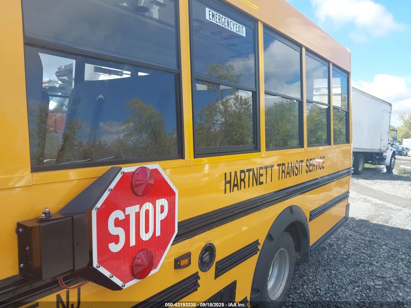 2023 GMC Savana Cutaway Work Van VIN: 1GD37SB73P1133317 Lot: 43193335