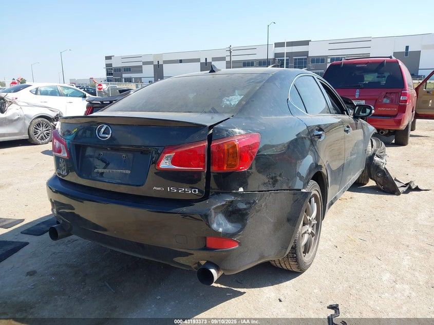 JTHCF5C22A5041092 2010 LEXUS IS photo no. 4