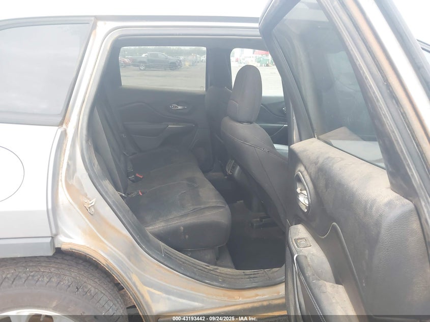 2020 Jeep Cherokee Latitude Fwd VIN: 1C4PJLCB6LD653567 Lot: 43193442