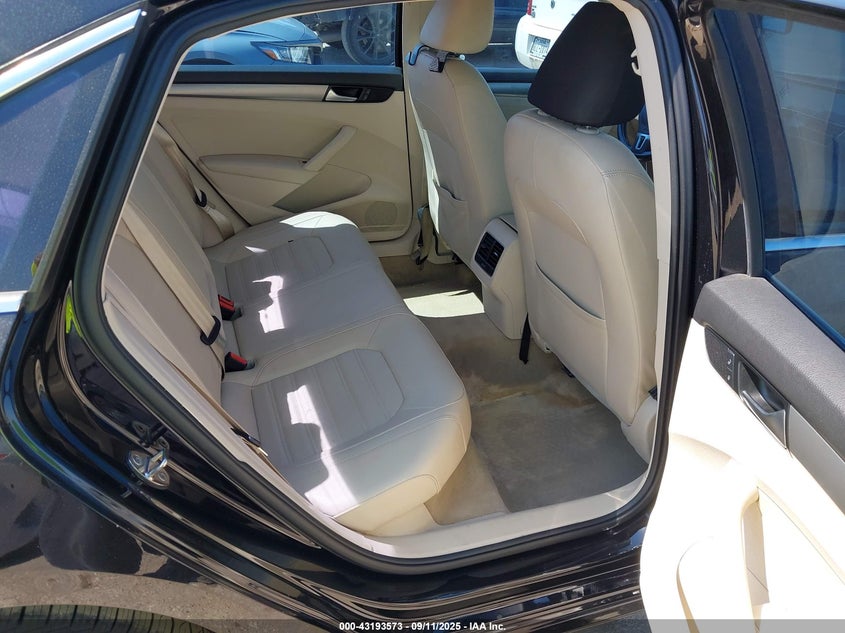 2015 VOLKSWAGEN PASSAT 1.8T SE 1VWBS7A37FC055263