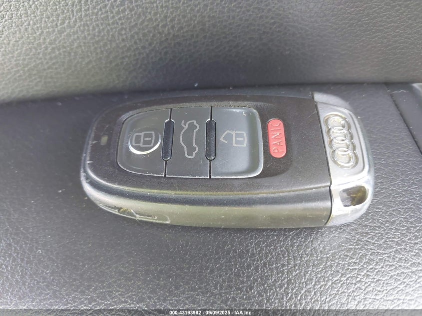 2011 AUDI Q5 2.0T PREMIUM · Фото 11