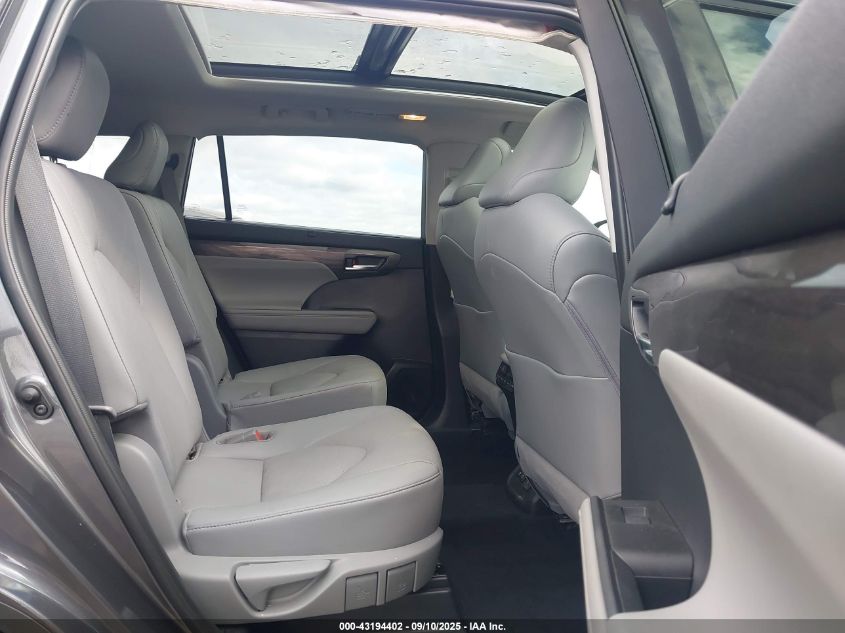 2021 Toyota Highlander Platinum VIN: 5TDFZRBH1MS146854 Lot: 43194402