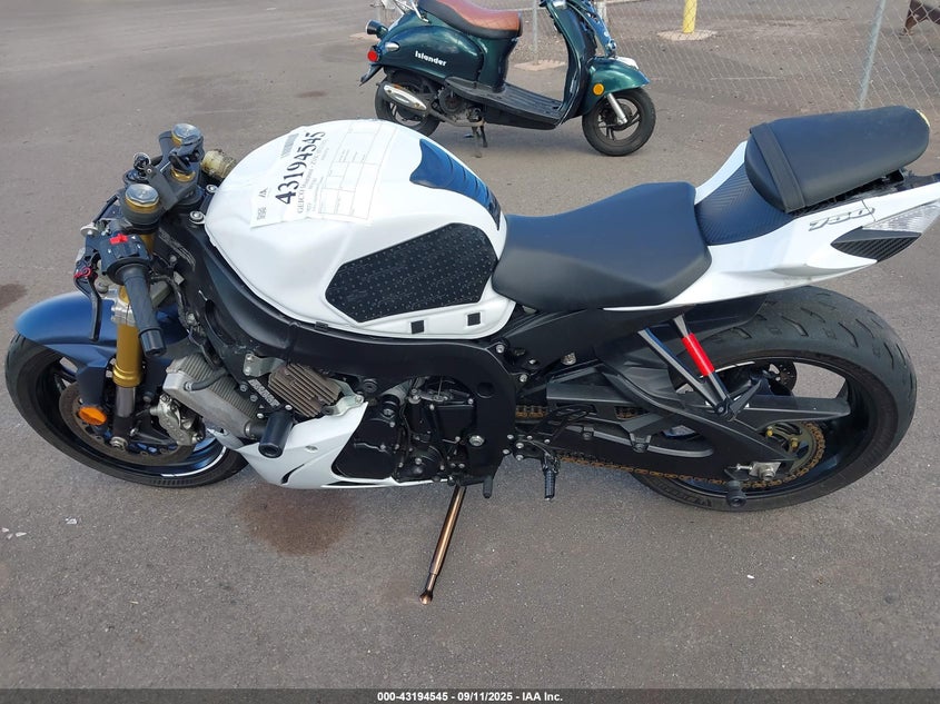 2021 Suzuki Gsx-R750 VIN: JS1GR7MA7M7100040 Lot: 43194545