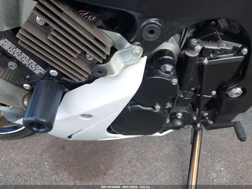 2021 Suzuki Gsx-R750 VIN: JS1GR7MA7M7100040 Lot: 43194545