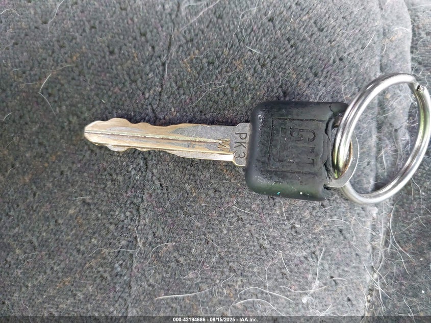 2000 Pontiac Grand Prix Se VIN: 1G2WJ52J8YF206447 Lot: 43194686