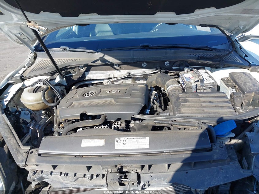 2016 VOLKSWAGEN GOLF GTI SE W/PERFORMANCE PACKAGE 4-DOOR - 3VW447AU0GM033598