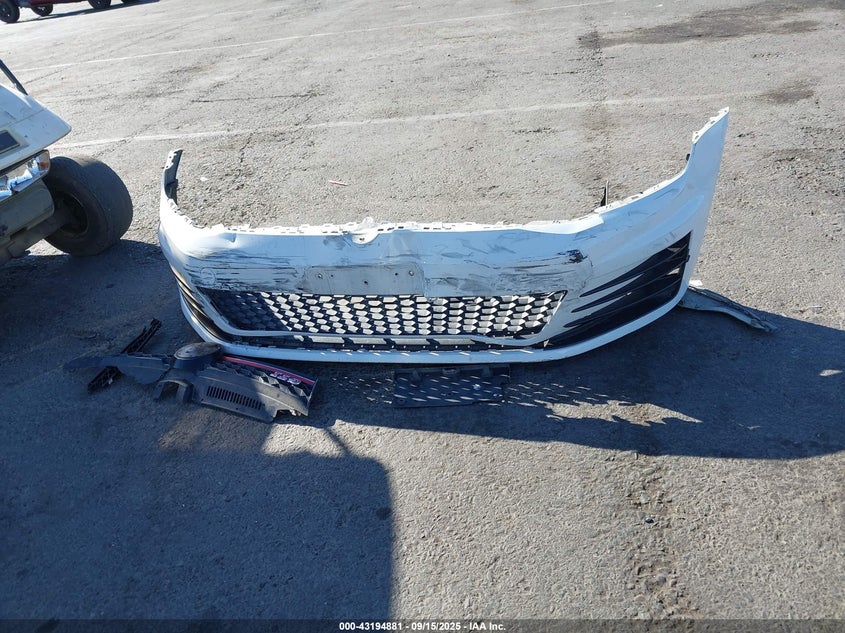 2016 VOLKSWAGEN GOLF GTI SE W/PERFORMANCE PACKAGE 4-DOOR - 3VW447AU0GM033598