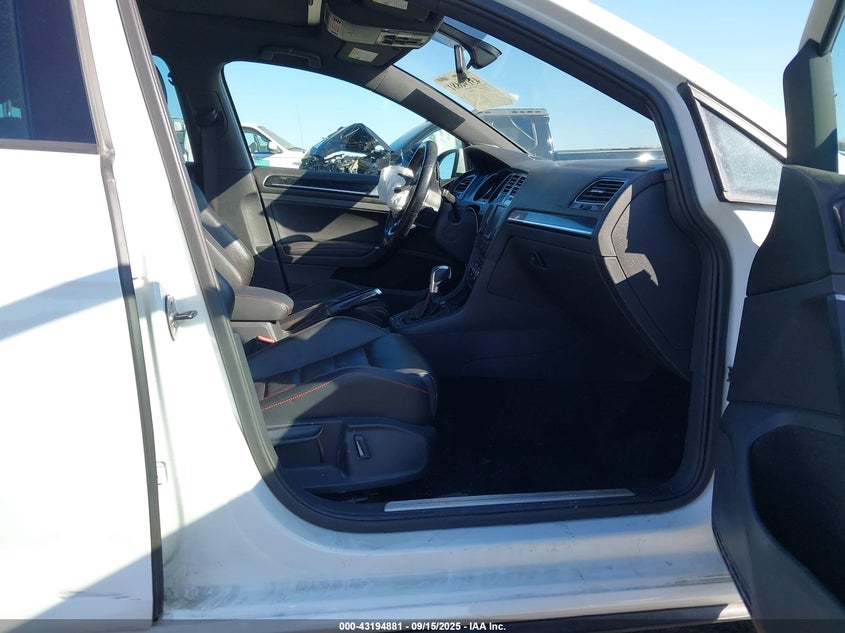 2016 VOLKSWAGEN GOLF GTI SE W/PERFORMANCE PACKAGE 4-DOOR - 3VW447AU0GM033598