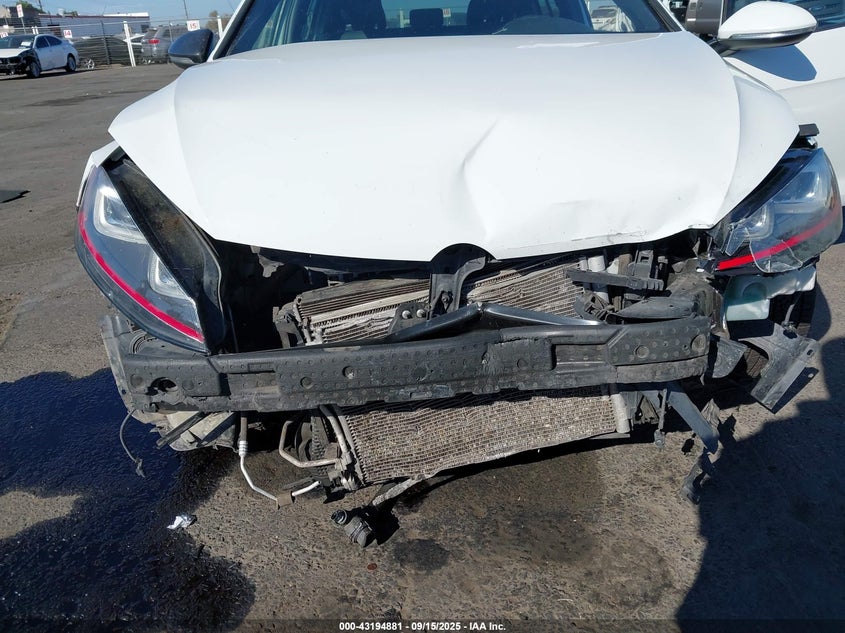 2016 VOLKSWAGEN GOLF GTI SE W/PERFORMANCE PACKAGE 4-DOOR - 3VW447AU0GM033598