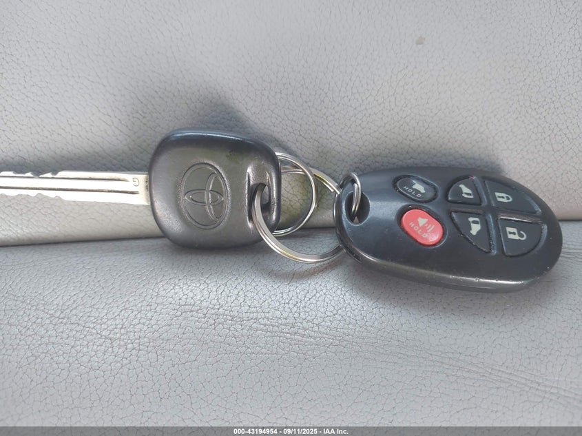 2011 Toyota Sienna Xle VIN: 5TDDK3DC9BS003738 Lot: 43194954