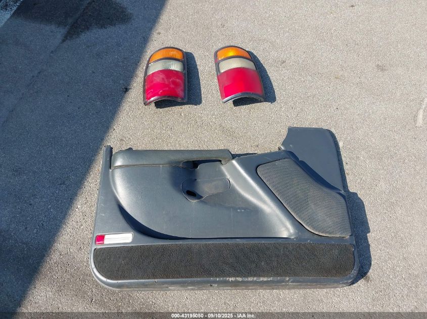 2004 GMC Yukon Sle VIN: 1GKEC13V44J274073 Lot: 43195050