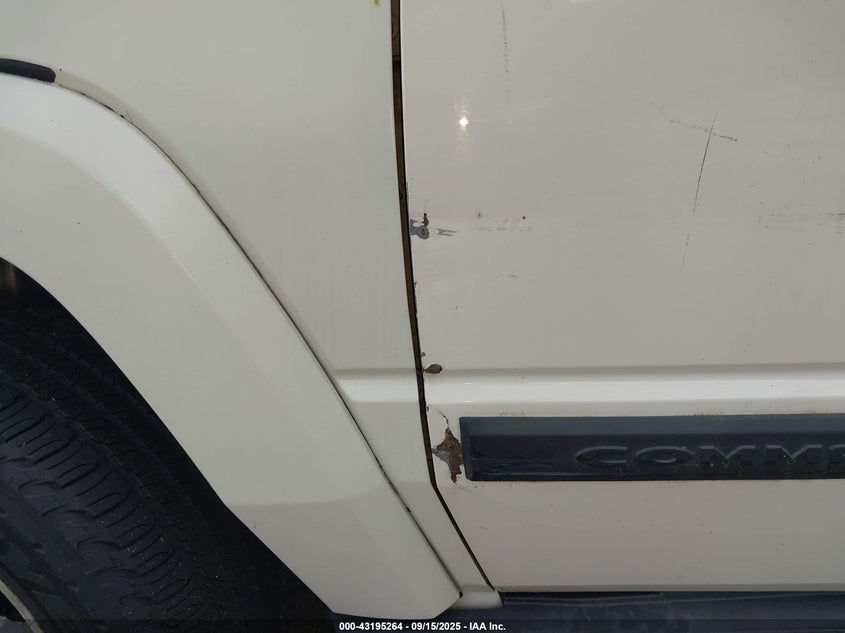 2008 Jeep Commander Sport VIN: 1J8HG48K98C108194 Lot: 43195264