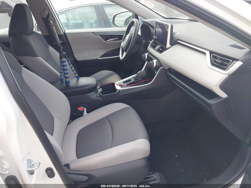 2025 TOYOTA RAV4 XLE 2T3W1RFV6SC308658