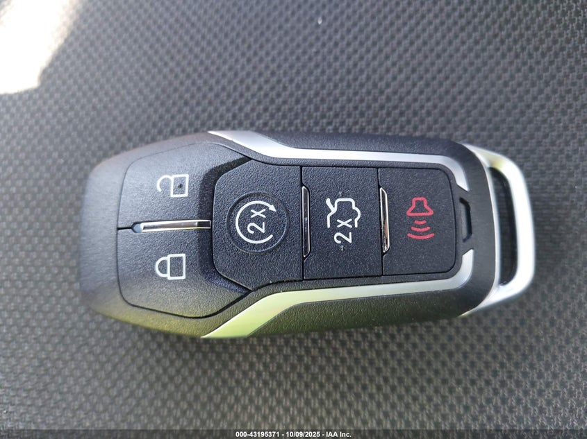 2014 Ford Fusion Titanium VIN: 3FA6P0K98ER260371 Lot: 43195371