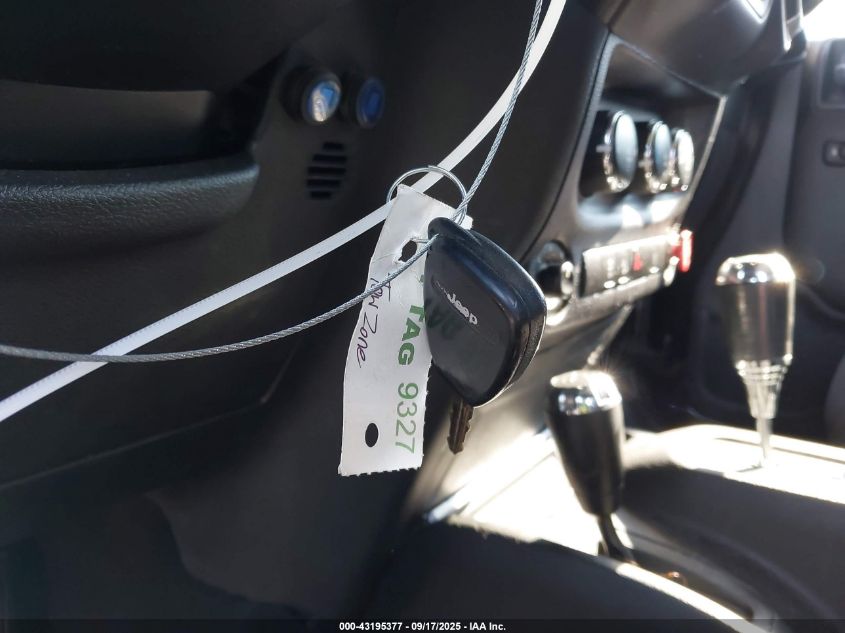 2017 Jeep Wrangler Unlimited Sahara 4X4 VIN: 1C4BJWEG0HL531837 Lot: 43195377