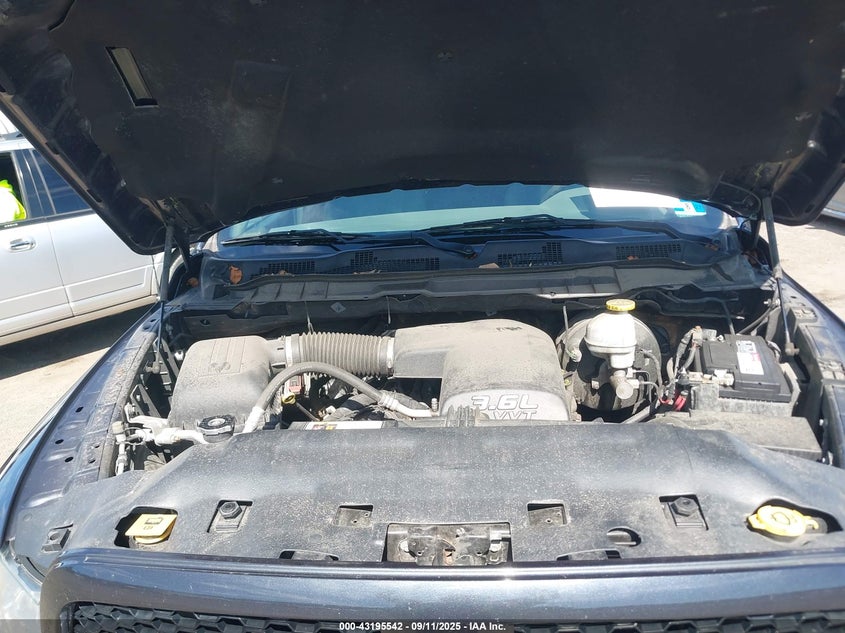 2018 Ram 1500 Express 4X4 6'4 Box VIN: 1C6RR7FG1JS348817 Lot: 43195542