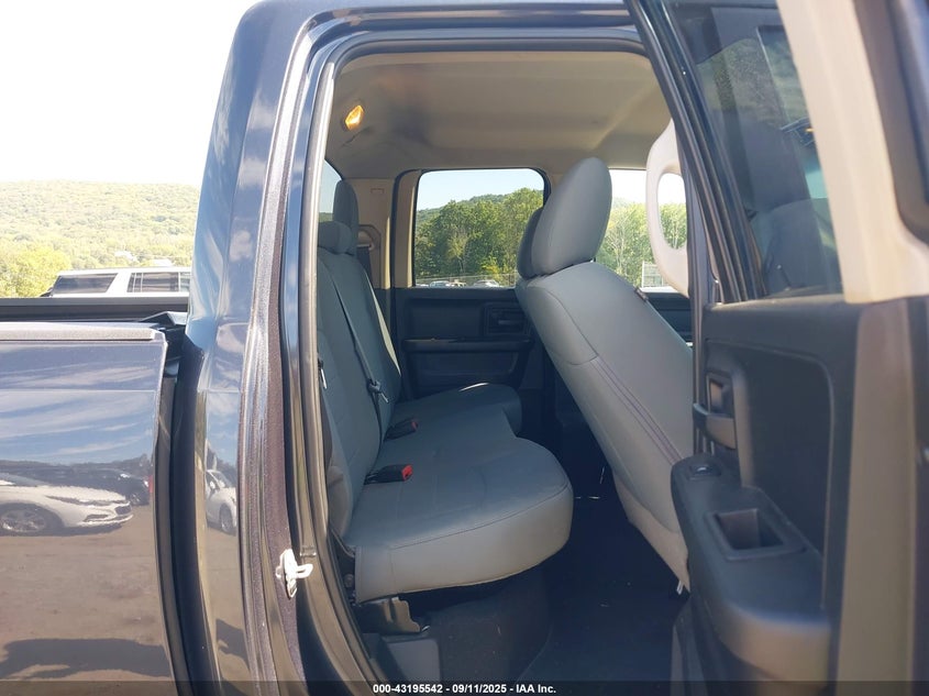 2018 Ram 1500 Express 4X4 6'4 Box VIN: 1C6RR7FG1JS348817 Lot: 43195542