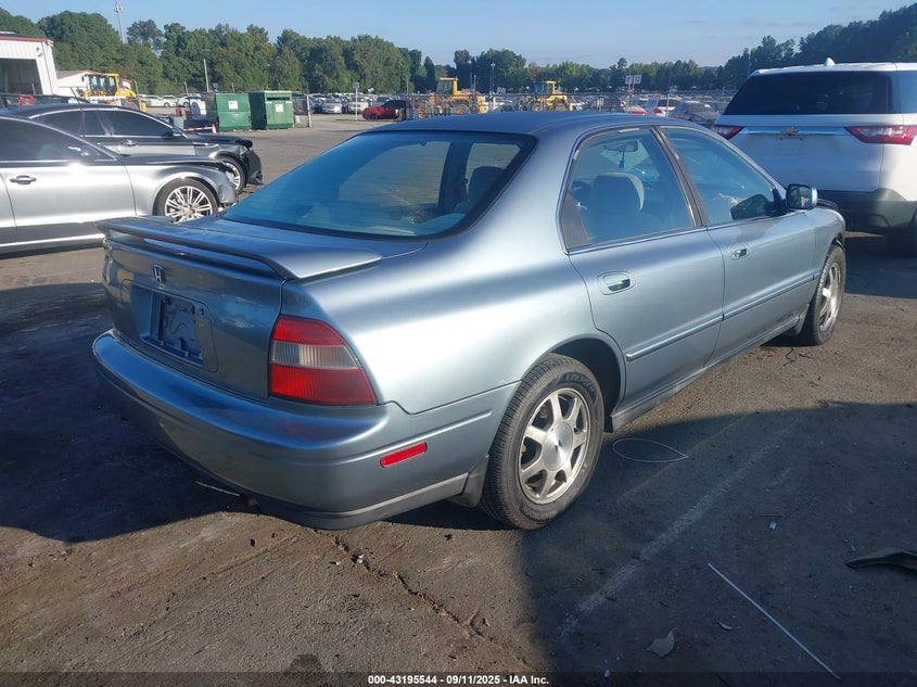 1HGCD5654RA111869 1994 HONDA ACCORD photo no. 4