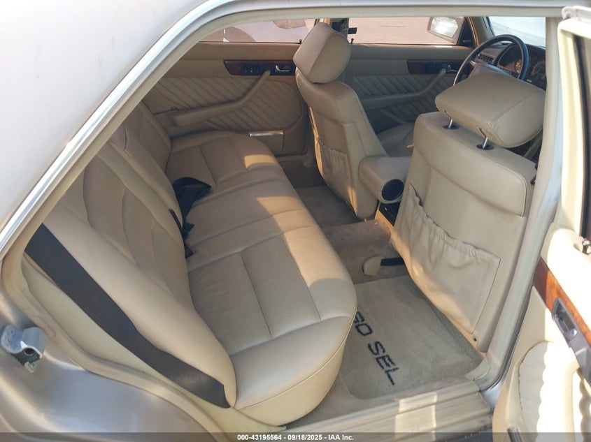 1989 Mercedes-Benz 560 Sel VIN: WDBCA39E9KA442765 Lot: 43195564