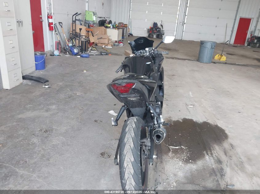 2015 Yamaha Yzfr3 VIN: MH3RH06Y0FK002696 Lot: 43195728