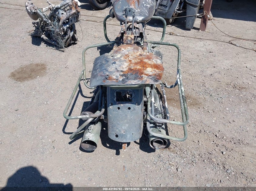 2011 Harley-Davidson Flhtcu VIN: 1HD1FC411BB642076 Lot: 43195792