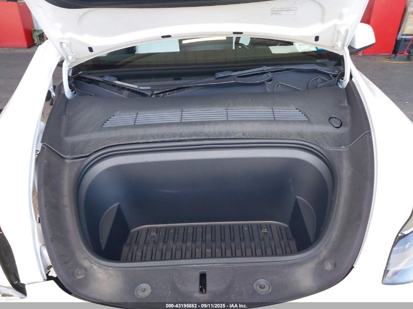 2022 Tesla Model Y Long Range Dual Motor All-Wheel Drive VIN: 7SAYGDEE1NF543976 Lot: 43195882