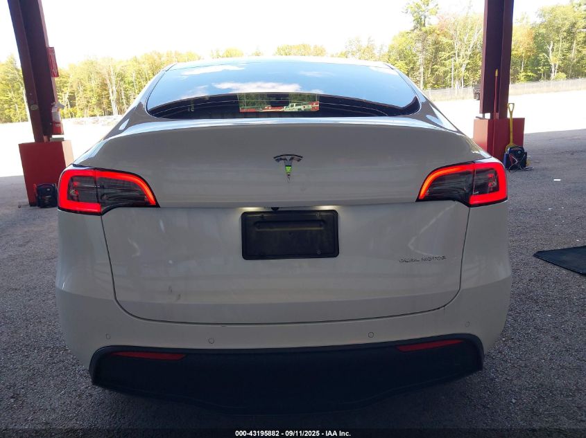 2022 Tesla Model Y Long Range Dual Motor All-Wheel Drive VIN: 7SAYGDEE1NF543976 Lot: 43195882