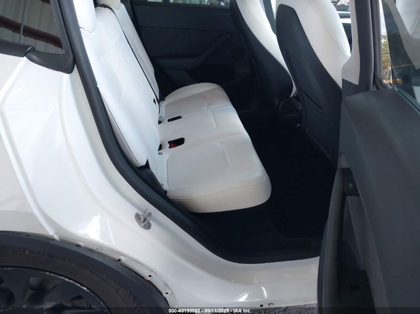 2022 Tesla Model Y Long Range Dual Motor All-Wheel Drive VIN: 7SAYGDEE1NF543976 Lot: 43195882