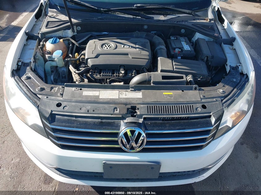 2015 VOLKSWAGEN PASSAT 1.8T SPORT - 1VWBT7A34FC079887