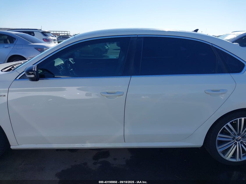 2015 VOLKSWAGEN PASSAT 1.8T SPORT - 1VWBT7A34FC079887