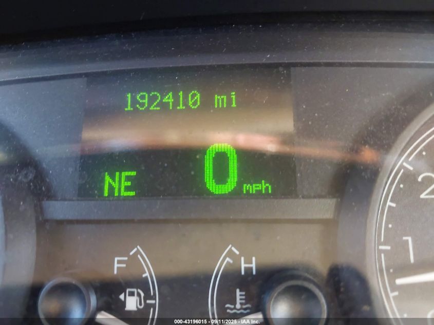 2008 Lincoln Town Car Signature Limited VIN: 2LNHM82V18X648714 Lot: 43196015