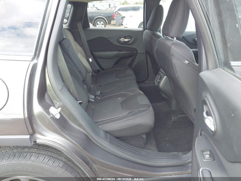 2015 Jeep Cherokee Latitude VIN: 1C4PJMCS8FW749800 Lot: 43196224