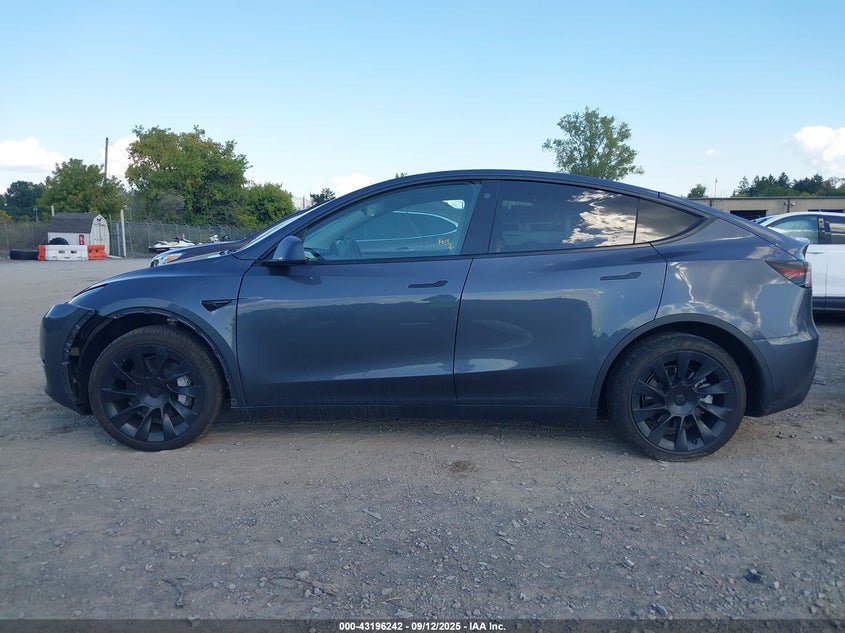 2023 Tesla Model y Awd long Range Dual Motor All-wheel Drive Blue Lot 111043196242 Vin 7SAYGDEE2PF752100
