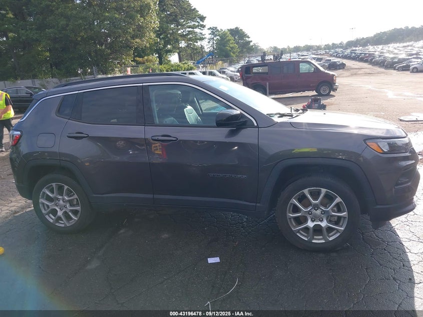 2022 JEEP COMPASS LATITUDE LUX 4X4 - 3C4NJDFB6NT181098