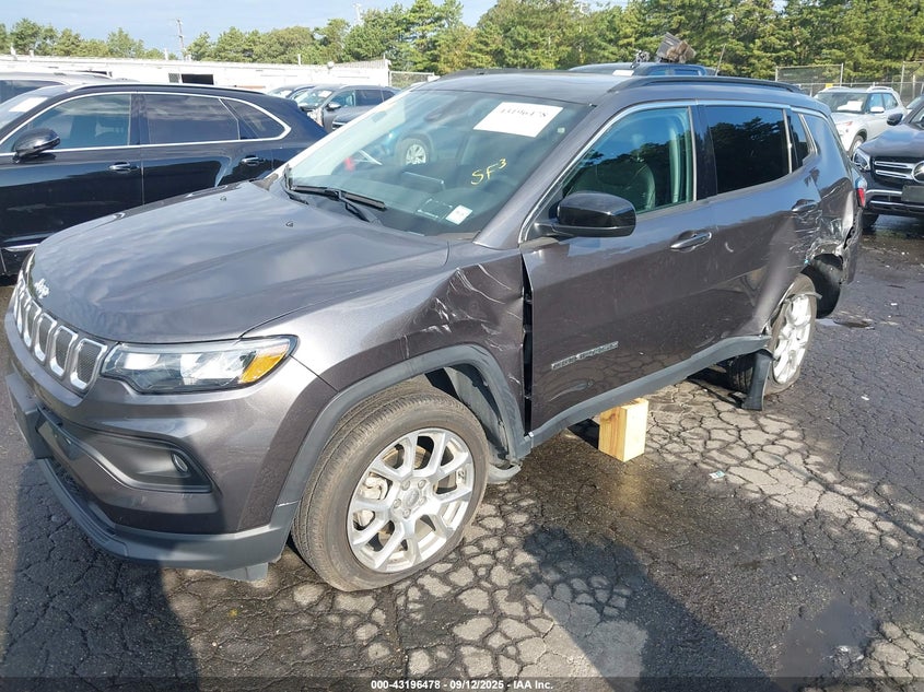 2022 JEEP COMPASS LATITUDE LUX 4X4 - 3C4NJDFB6NT181098