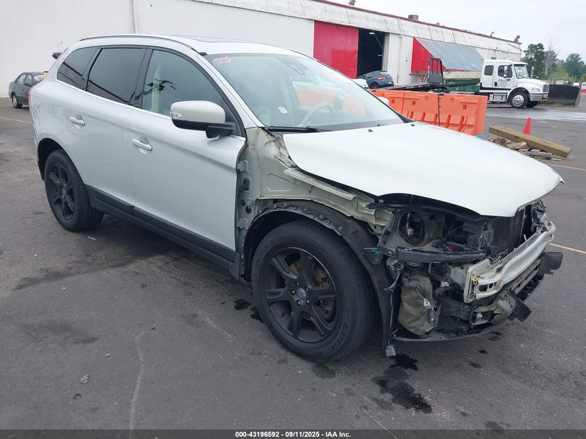 VOLVO XC60 T6/T6 R-DESIGN